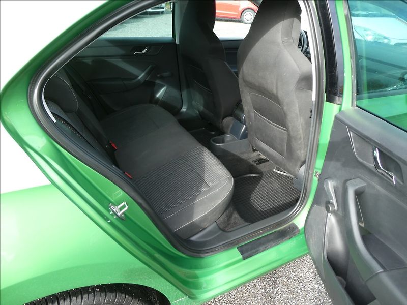Škoda Rapid 1,2 TSi 77kW po servise,auto k - fotka 21 z 41