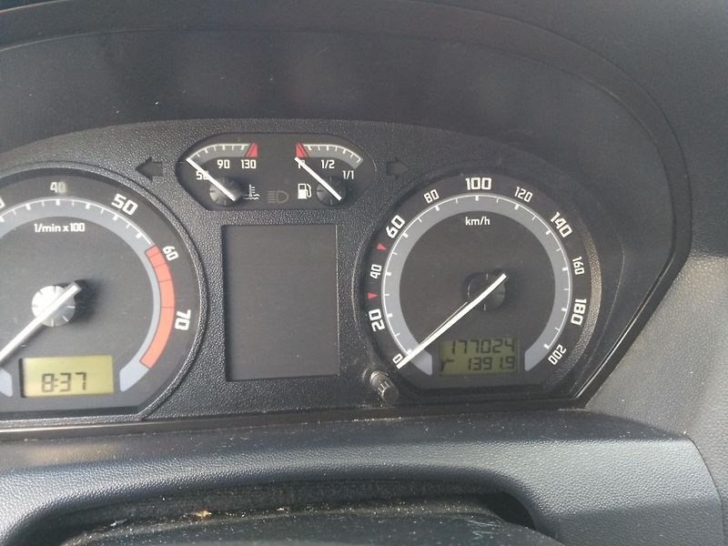 Škoda Fabia 1,2 HTP * Klima * - fotka 16 z 28