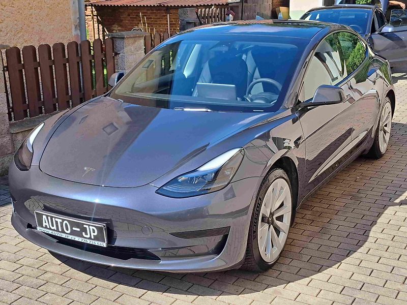 Tesla Model 3 RWD LED ACC 19ALU NAVI SOH 91% - fotka 6 z 17