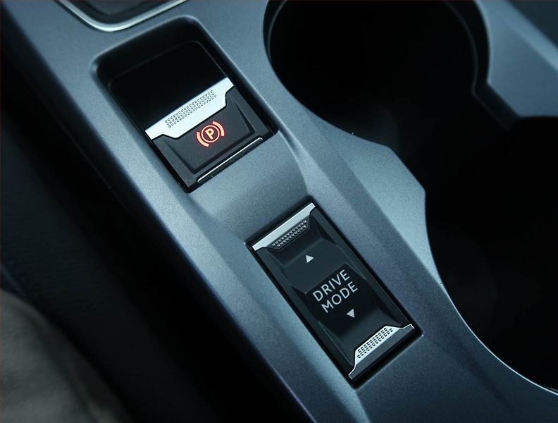 Peugeot 2008 (2020) 1.2 PureTech, Kůže, Tempomat - fotka 18 z 21
