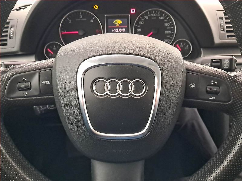 Audi A4 (2006) 2.0 TDI, nová STK, v provozu - fotka 17 z 17