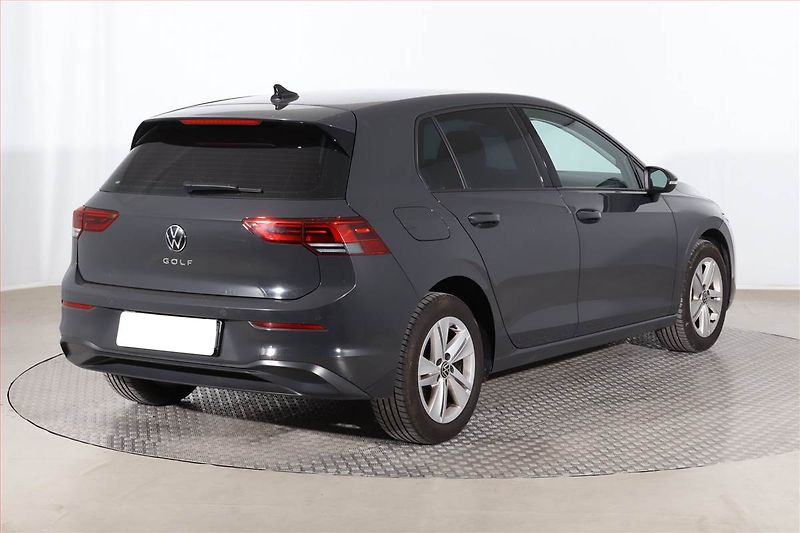 Volkswagen Golf (2020) 1.5 TSI, Navi, Tempomat - fotka 5 z 23