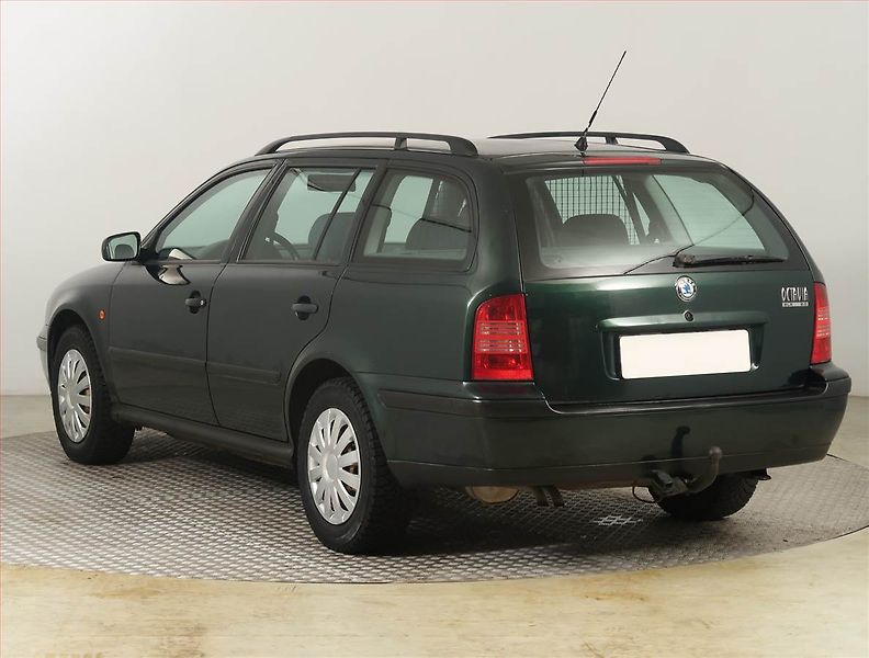 Škoda Octavia (2000) 2.0, po STK, Tažné, Klima - fotka 4 z 14
