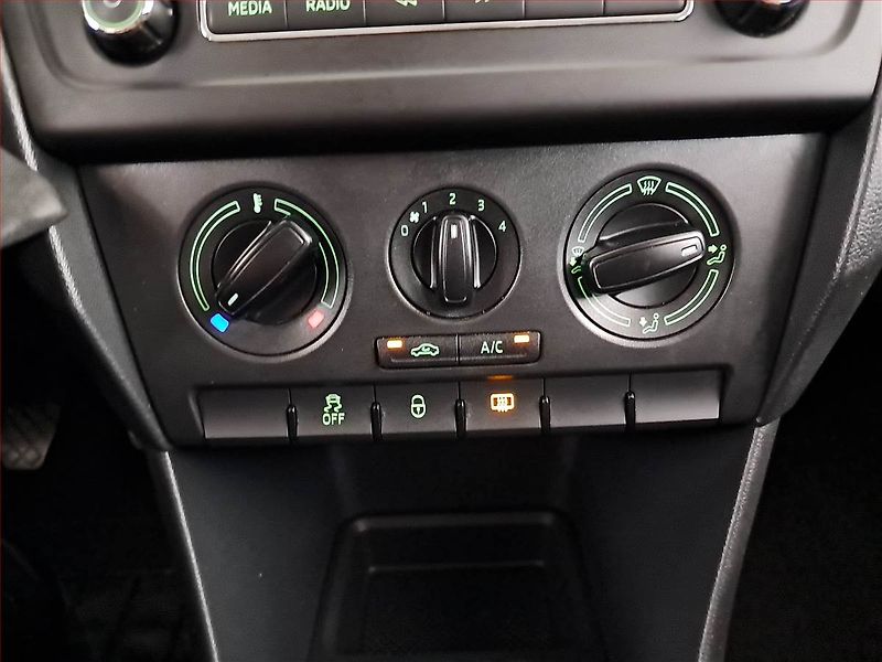 Škoda Rapid (2014) Spaceback 1.6 TDI - fotka 15 z 16