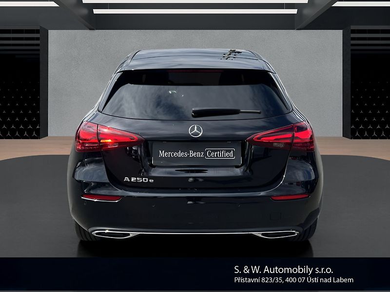 Mercedes-Benz Třídy A 250e s hybridní technologií EQ - fotka 4 z 23