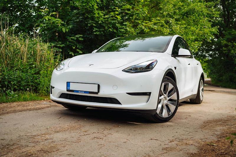 Tesla Model Y (2022) Long Range AWD 79kWh, SoH 91% - fotka 5 z 27