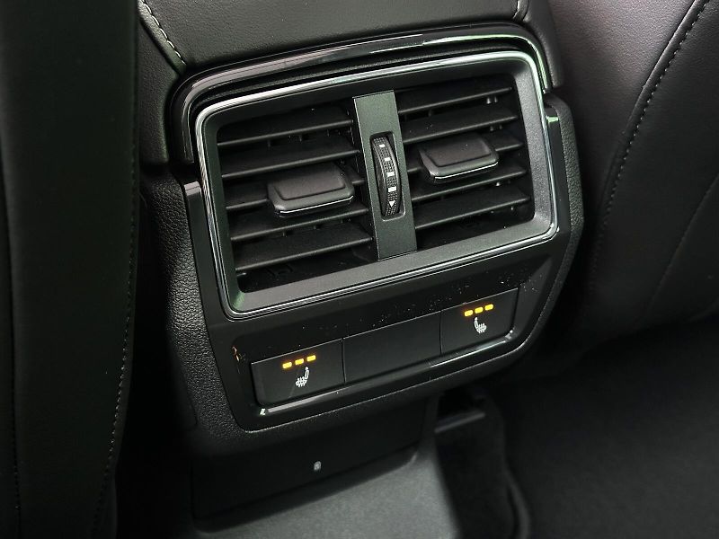Škoda Karoq 1.5TSi DSG 150PS Matrix-LED V. - fotka 42 z 49