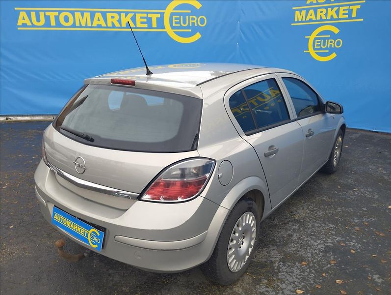 Opel Astra 1,4 66KW - fotka 4 z 13