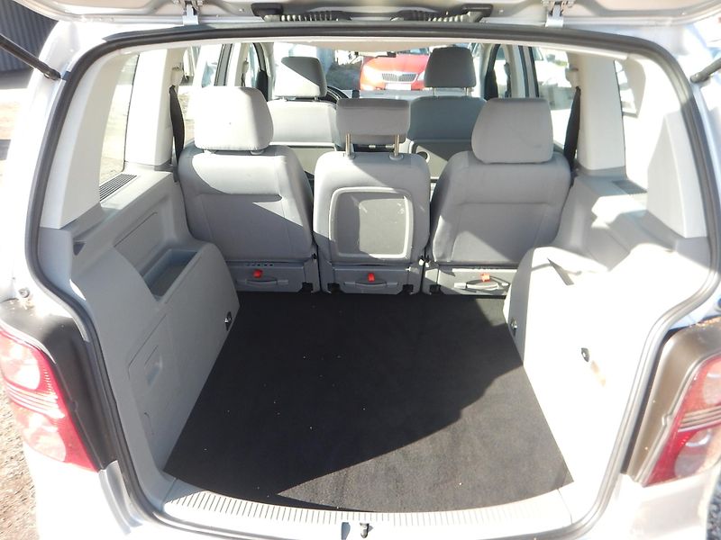 Volkswagen Touran 2.0 TDI, DIGIKLIMA - fotka 14 z 26