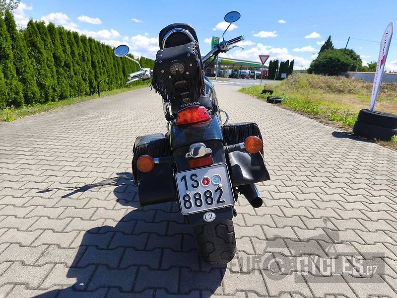 Honda VT 600 C Shadow (2003) - fotka 6 z 11