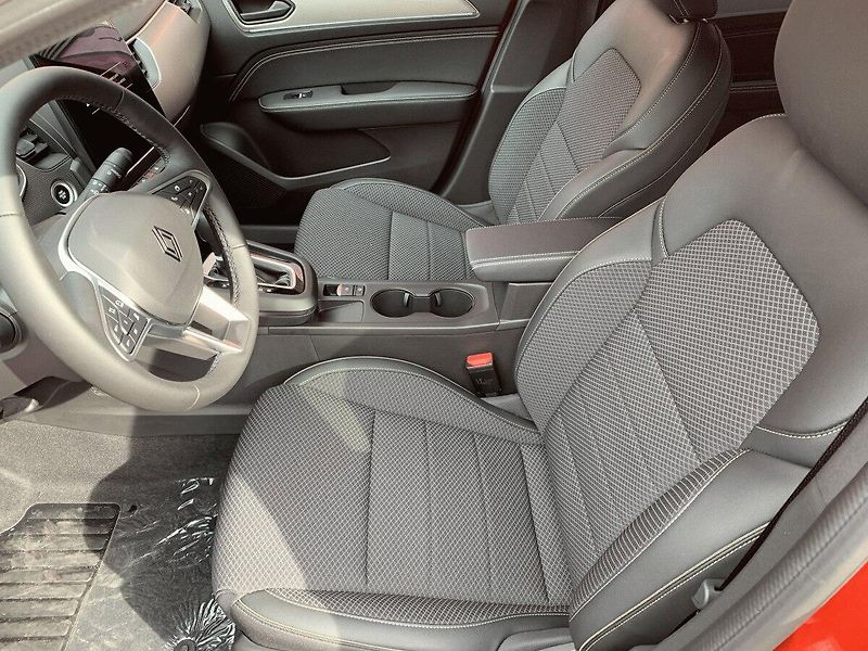 Renault Arkana (2026) Techno full hybrid E-Tech 145 - fotka 8 z 11