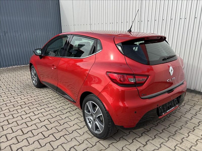 Renault Clio 1,2 Intens, Navi, Kamera... - fotka 3 z 15