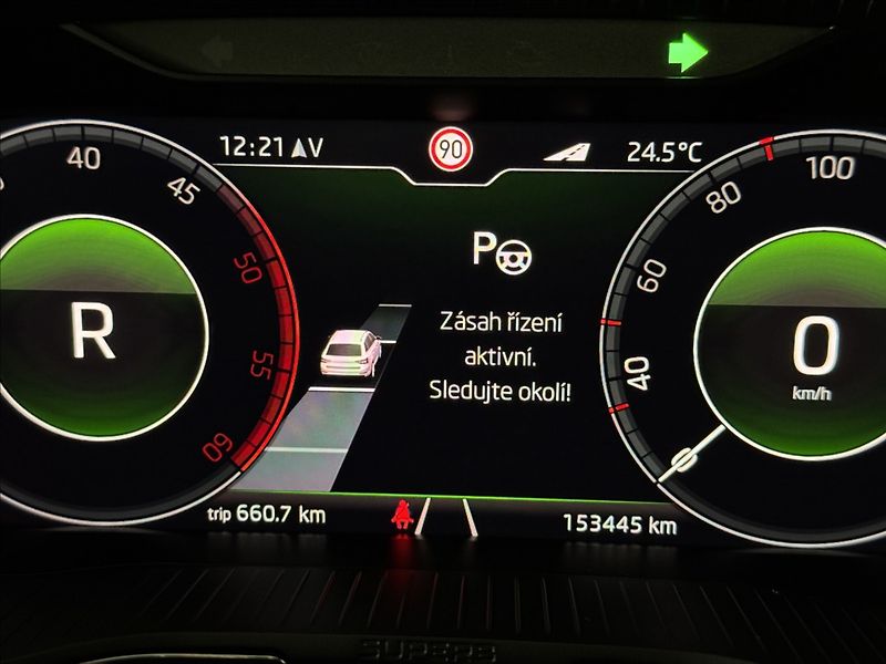 Škoda Superb 2,0 TDi  DSG 4x4 Scout Virtual - fotka 44 z 50