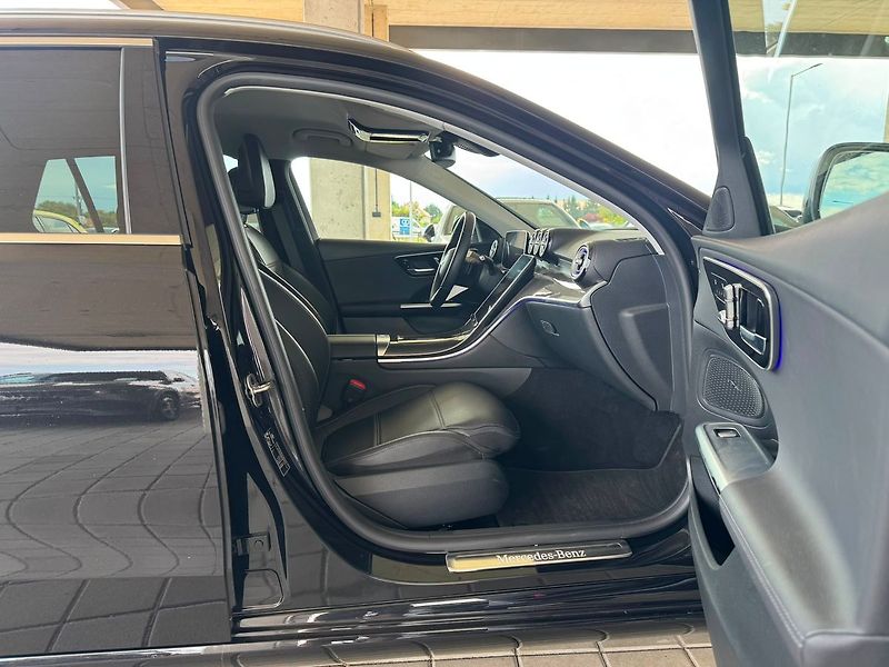 Mercedes-Benz Třídy C Avantgarde 4 MATIC kombi - fotka 16 z 20