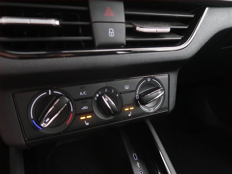 Škoda Kamiq (2023) Ambition 1.0 TSI, Serv.kniha - fotka 12 z 18