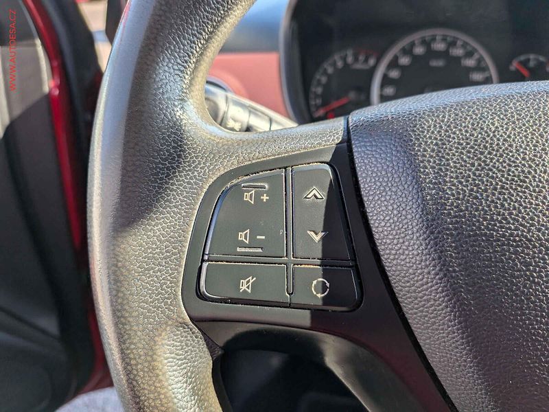 Hyundai i10 (2015) 1.0 i, ČR, AC, tempo, park - fotka 13 z 15