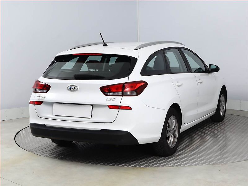 Hyundai i30 (2017) 1.0 T-GDI, Serv.kniha - fotka 5 z 14