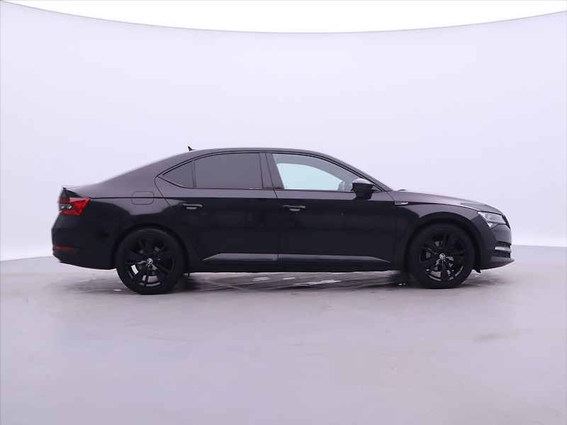 Škoda Superb 2,0 TDI 140kW DSG CZ Sportline - fotka 7 z 38