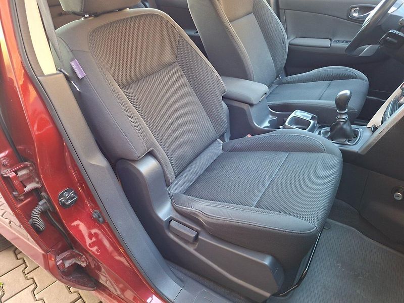 Renault Koleos (2009) 2.0dCi 110kW 4WD -NOVÉ V ČR - fotka 21 z 36