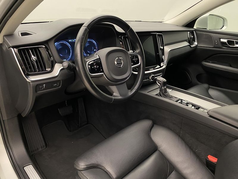 Volvo V60 D4 INSCRIPTION AUT CZ - fotka 4 z 41