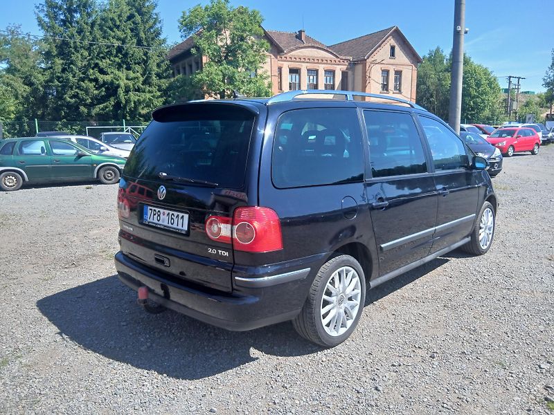 Volkswagen Sharan 2.0 TDI, 7 míst, tažné - fotka 10 z 35