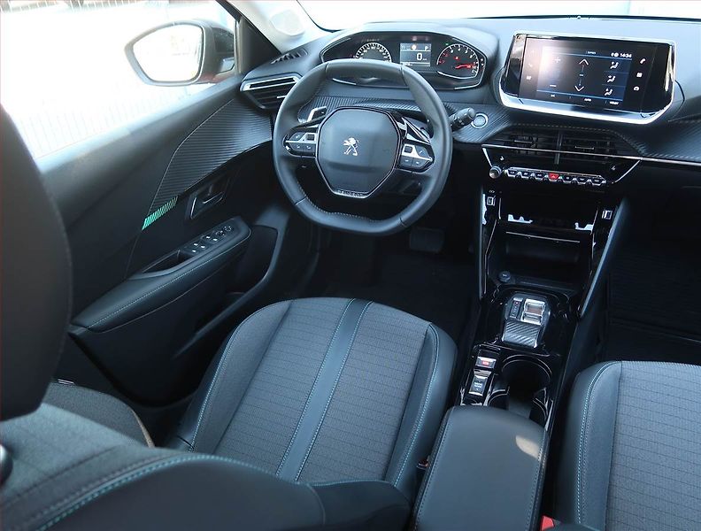 Peugeot 208 (2022) 1.2 PureTech, Automat - fotka 7 z 19