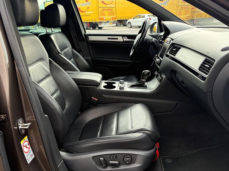 Volkswagen Touareg (2011) 180kW/PLNÝ SERVIS/N.ROZVODY/ - fotka 11 z 22