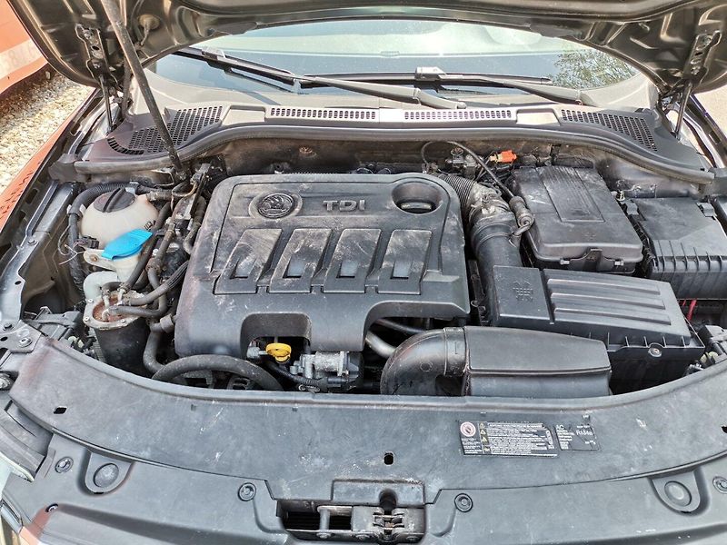 Škoda Superb (2014) 2.0TDi 125kw Laurin/Klement ČR - fotka 20 z 25