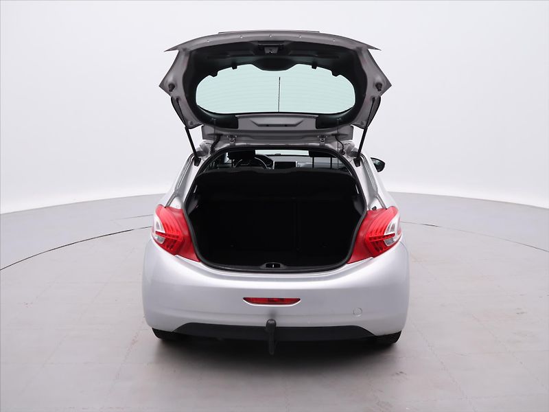 Peugeot 208 1,2 PT 60kW Klima CZ LPG - fotka 9 z 26