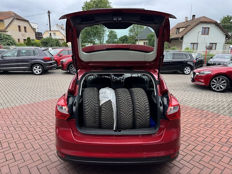 Ford Focus (2011) 1.6 Ti-VCT Digi Klima Tempomat - fotka 21 z 48