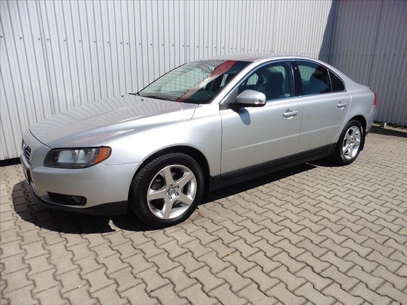 Volvo S80 2,4 D5 Momentum - fotka 1 z 11