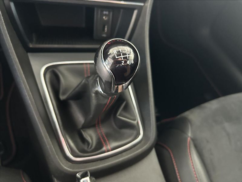 Seat Leon 1,8   FR,TSI 132kW,PANORAMA - fotka 17 z 24