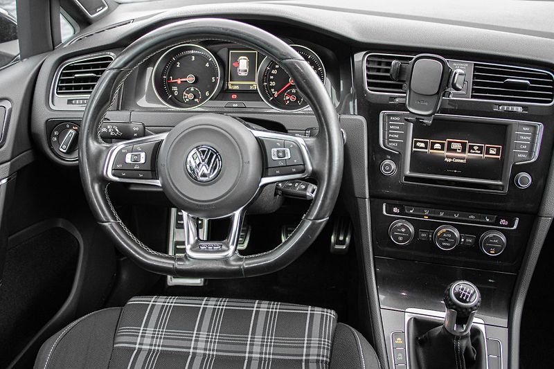 Volkswagen Golf - fotka 27 z 29