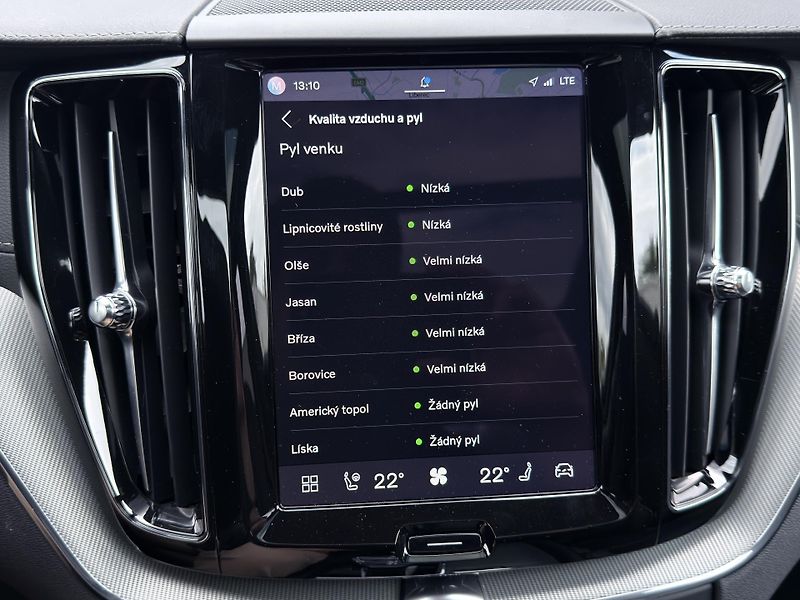 Volvo XC60 B5 AWD ULTRA // VZDUCH // B&W - fotka 53 z 56