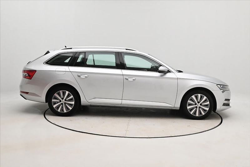 Škoda Superb 1,4 TSI iV 160KW DSG Ambition - fotka 4 z 31