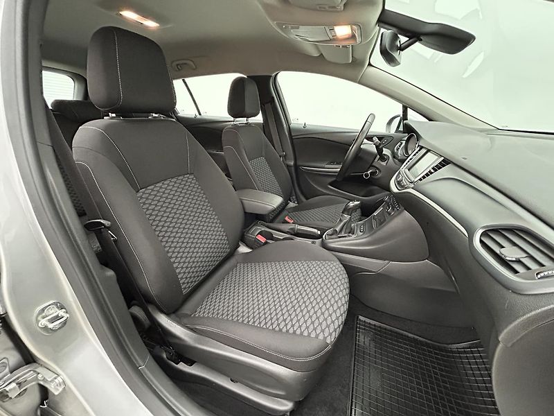 Opel Astra 1.6 CDTi Enjoy - fotka 12 z 22