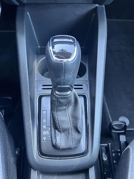 Škoda Fabia Drive 1.0TSi 81kw DSG TEMPOMAT - fotka 24 z 46