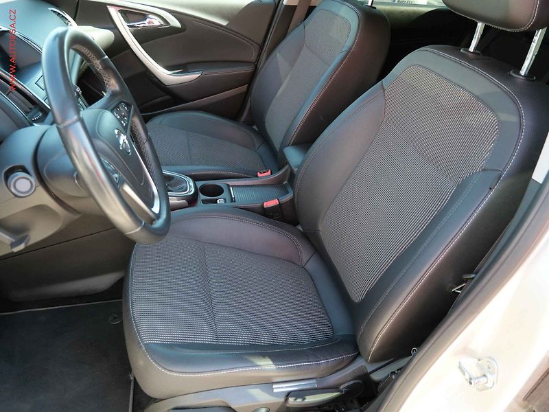 Opel Astra (2013) 1.4 T, ČR, AC, xenon, navi - fotka 9 z 23