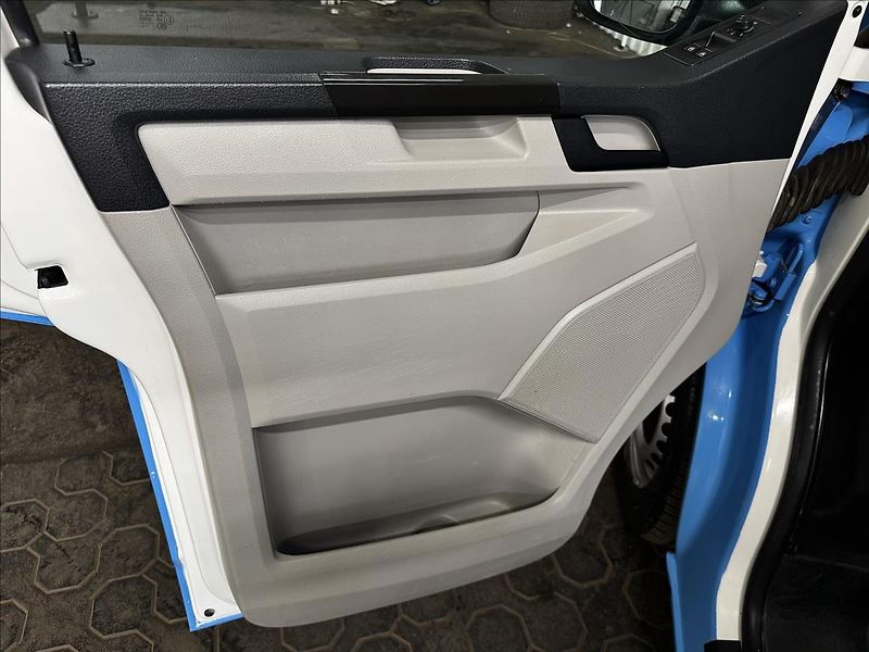 Volkswagen Transporter 2.0TDI 110kW KOMBI 8MÍST LONG - fotka 14 z 37
