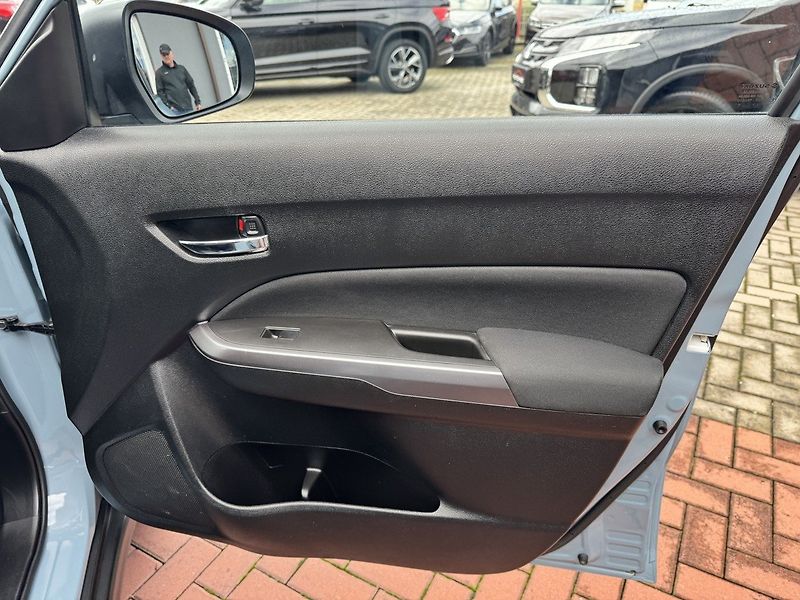 Suzuki Vitara (2021) 1.4 BoosterJet 4x4 Automat LED - fotka 20 z 49