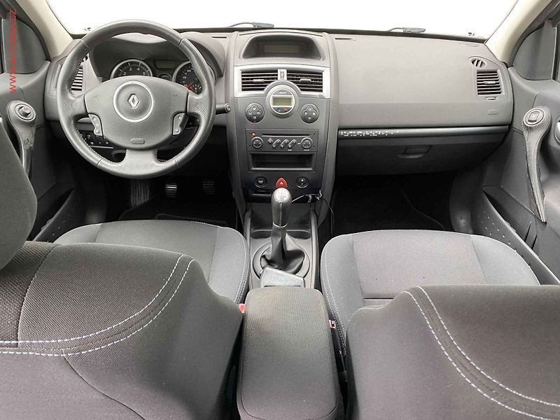 Renault Mégane (2009) 1.6i, ČR, AC, tempo - fotka 8 z 17