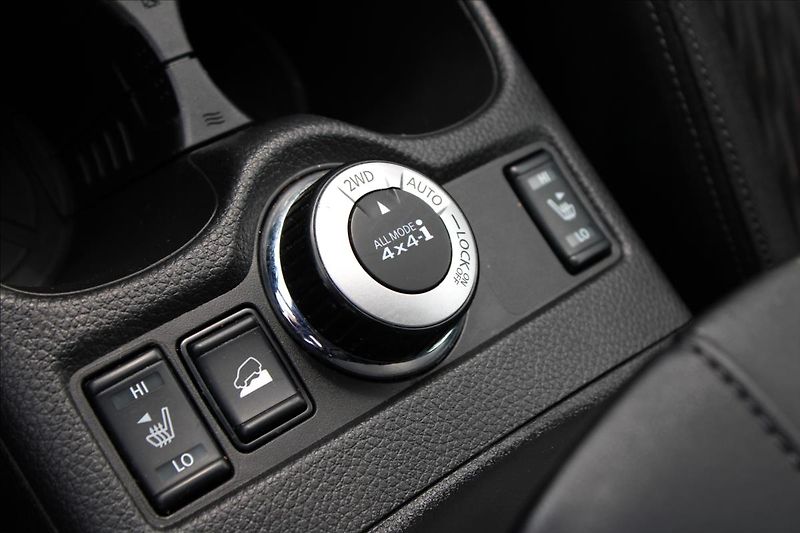 Nissan X-Trail 2,0 DCi 130kW 4x4, 360 kamera - fotka 15 z 30