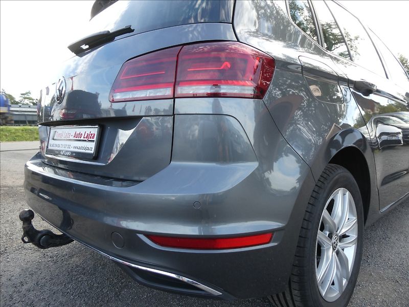 Volkswagen Golf Sportsvan 1,5 TSi 110kW DSG,závěs,naviga - fotka 10 z 43