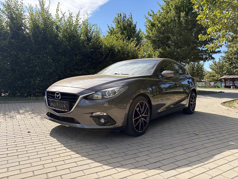 Mazda 3 2.0 121kw Center-Line - fotka 3 z 30