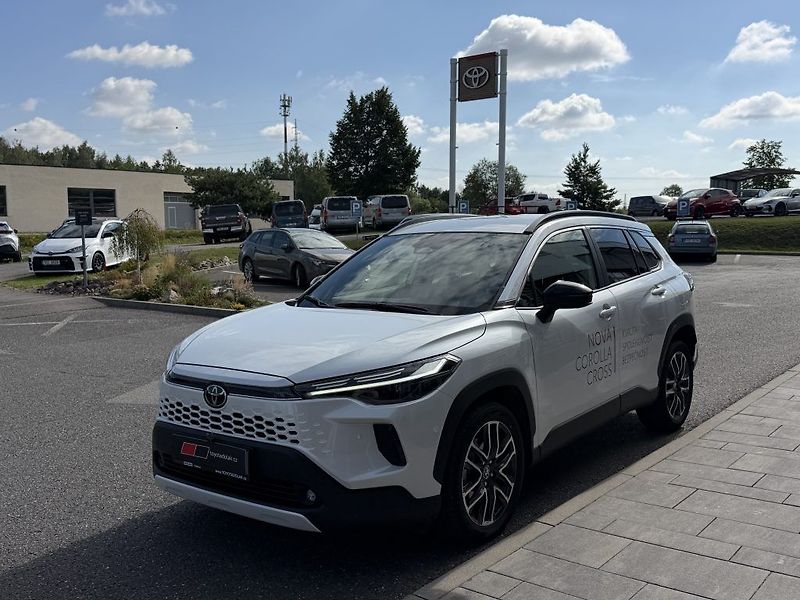 Toyota Corolla Cross 2.0L HEV 180 - 4x2 - 1 CVT - fotka 2 z 26