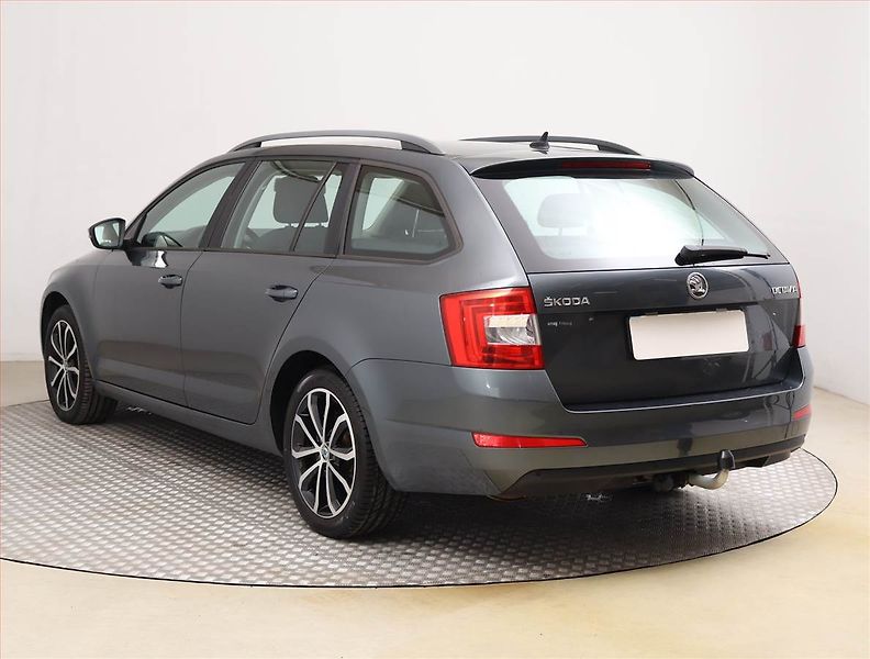 Škoda Octavia (2014) Style 2.0 TDI, Automat, Navi - fotka 4 z 19