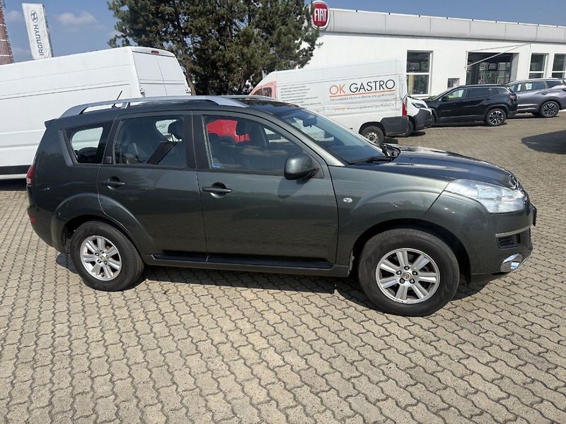 Citroën C-Crosser 2,2 HDI - fotka 2 z 13
