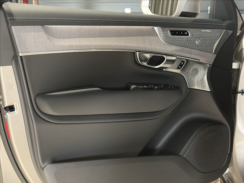 Volvo XC90 (2026) 2,0 T8  Plus Bright - fotka 10 z 25