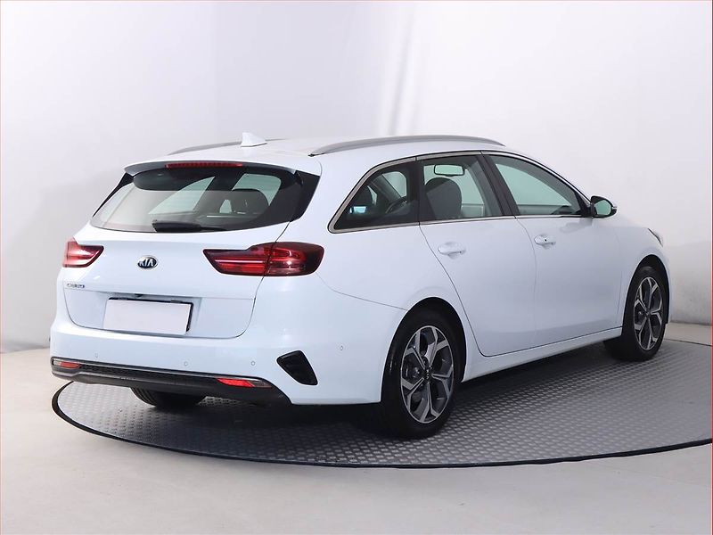 Kia Ceed (2019) 1.6 CRDi, Serv.kniha, Navi - fotka 5 z 19