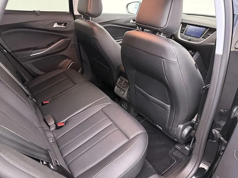 Opel Grandland X 1.5CDTi 96kW Ultimate LED 1Maj - fotka 10 z 14